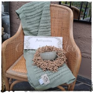 JDL Strickdecke aus 100 % Baumwolle in Salbeigrün mit Label Jeanne d'Arc Living