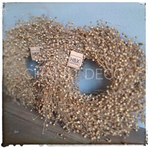 Naturkranz aus Flachs mit 30 cm Durchmesser, handgefertigt in natürlichen Beige‑ und Brauntönen.