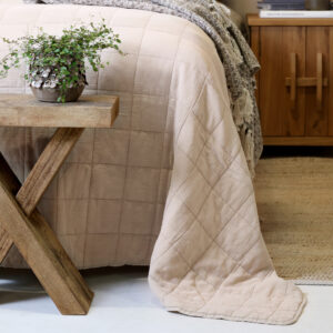 Leichter Quilt 240×240 cm in Leinenoptik aus 100 % Baumwolle von Chic Antique.